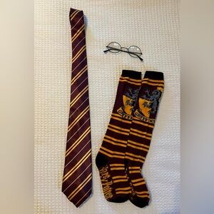 Harry Potter tie, socks and glasses